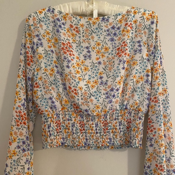 The Sydney Blouse in Faye Floral - Picture 4 of 5